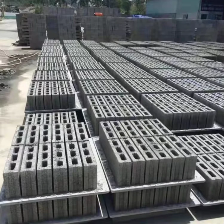 Custom-GMT-Plastic-Pallet-for-Concrete-Brick-Block-for-Cutting-Process