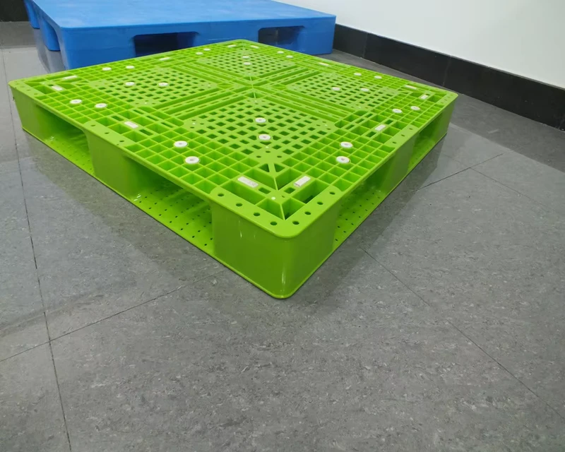 Euro-Type-Heavy-Duty-Plastic-Pallets-For-Sale