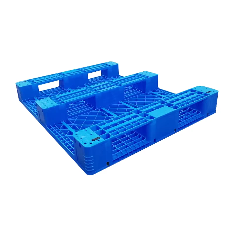 High-Quality-Euro-4-Way-Single-Faced-Racking-HDPE-Plastic-Pallets-with-Full-Steel-Pipes-Good-Price