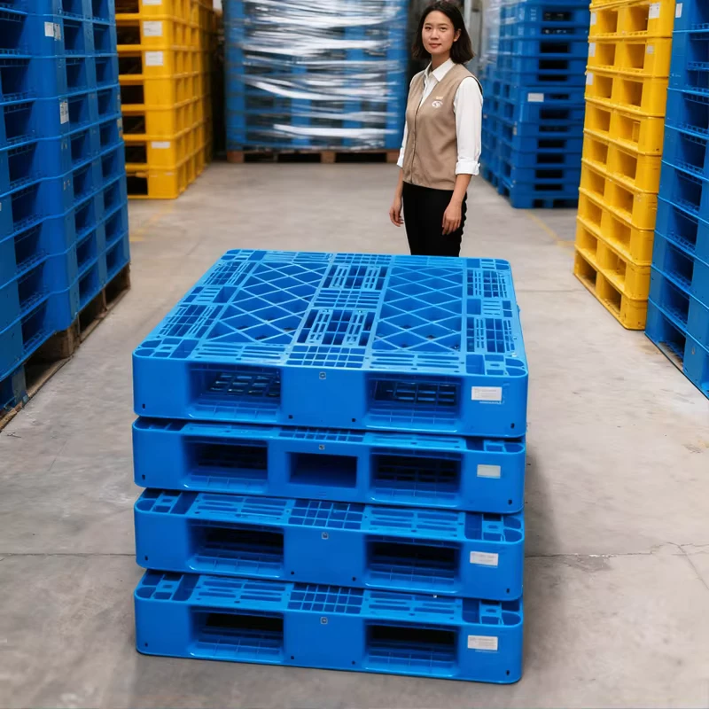 Small-Size-Plastic-Pallet-for-Small-Warehouse-Compact-High-Load-Capacity